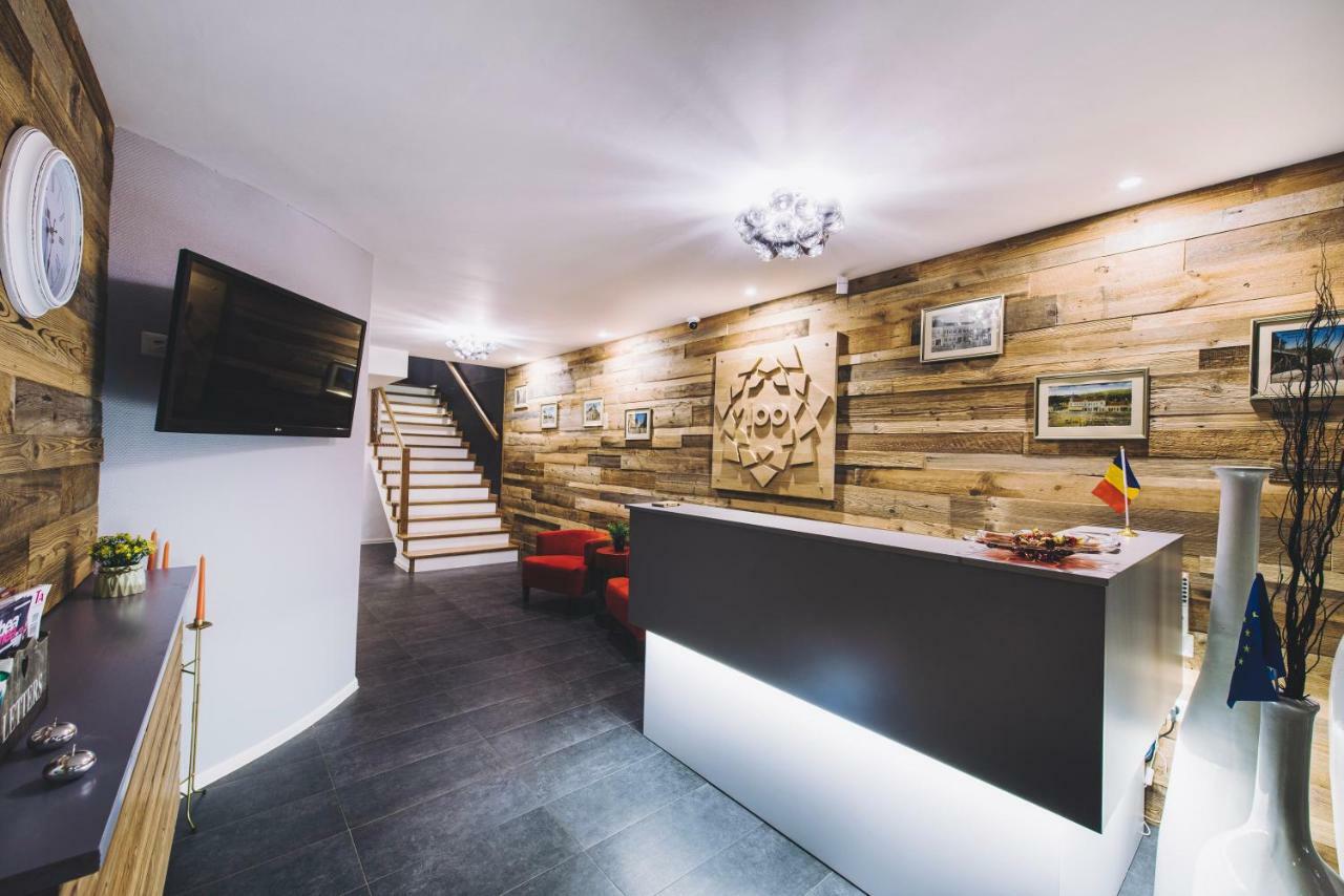 Derby Apart Hotel Alba Iulia Exterior photo