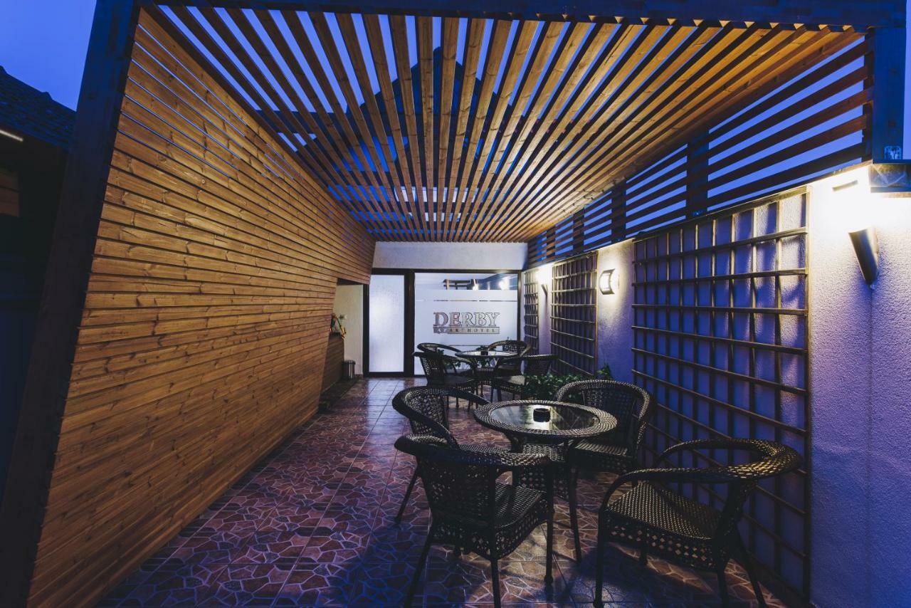 Derby Apart Hotel Alba Iulia Exterior photo